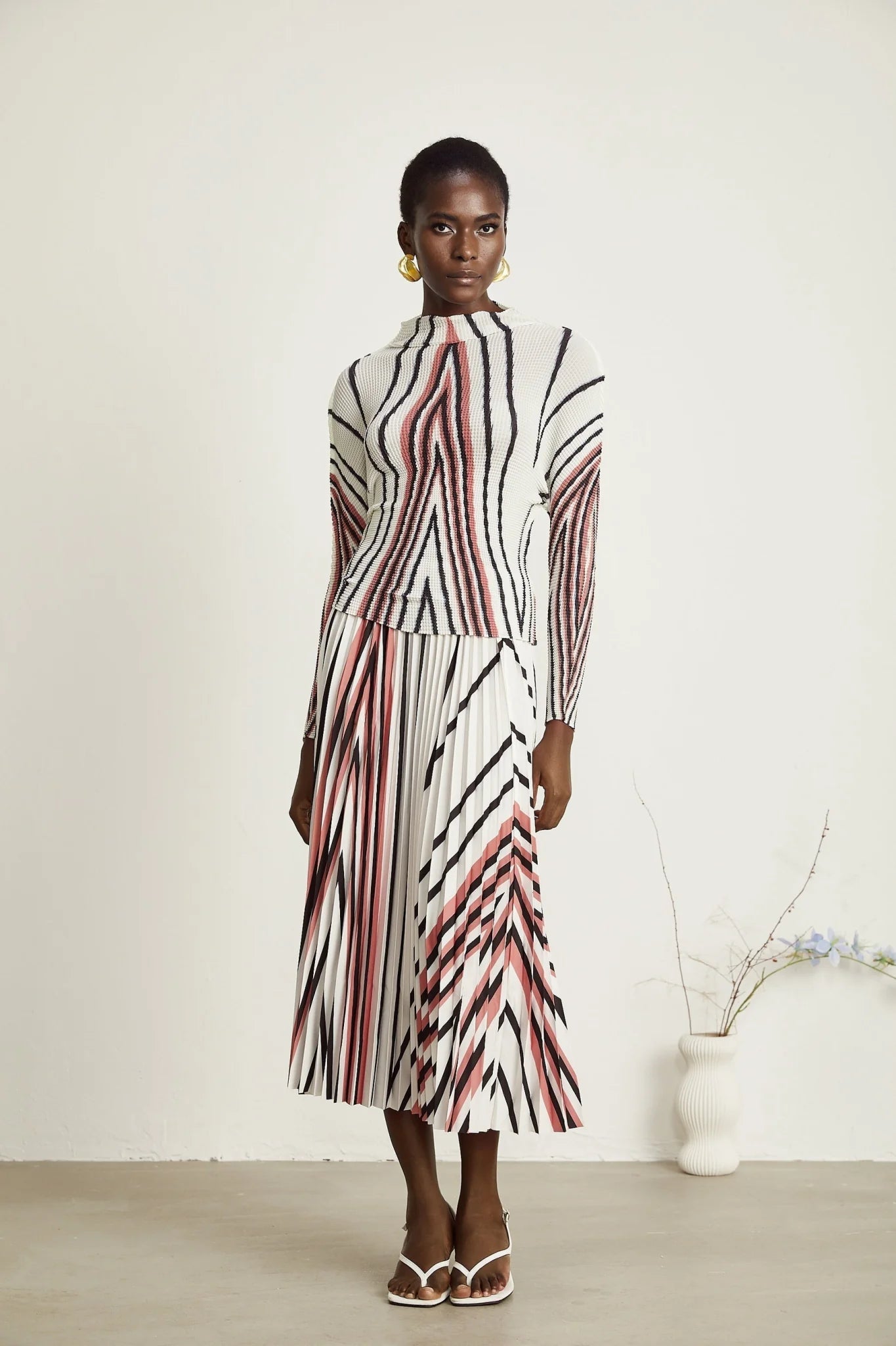 Virginia Skirt & Top Set Line Printed Pleat Detail Stretch