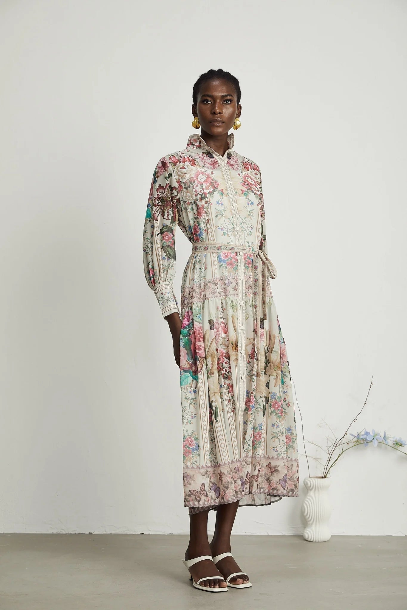 Yara Floral Print Midi Dress in Neutrals/Multicolor