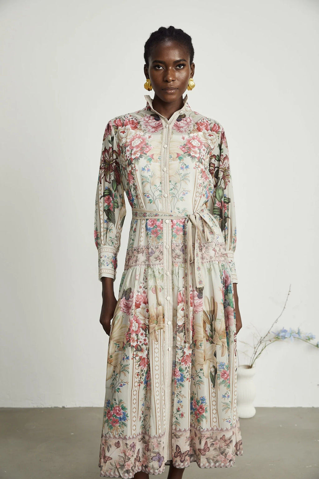 Yara Floral Print Midi Dress in Neutrals/Multicolor