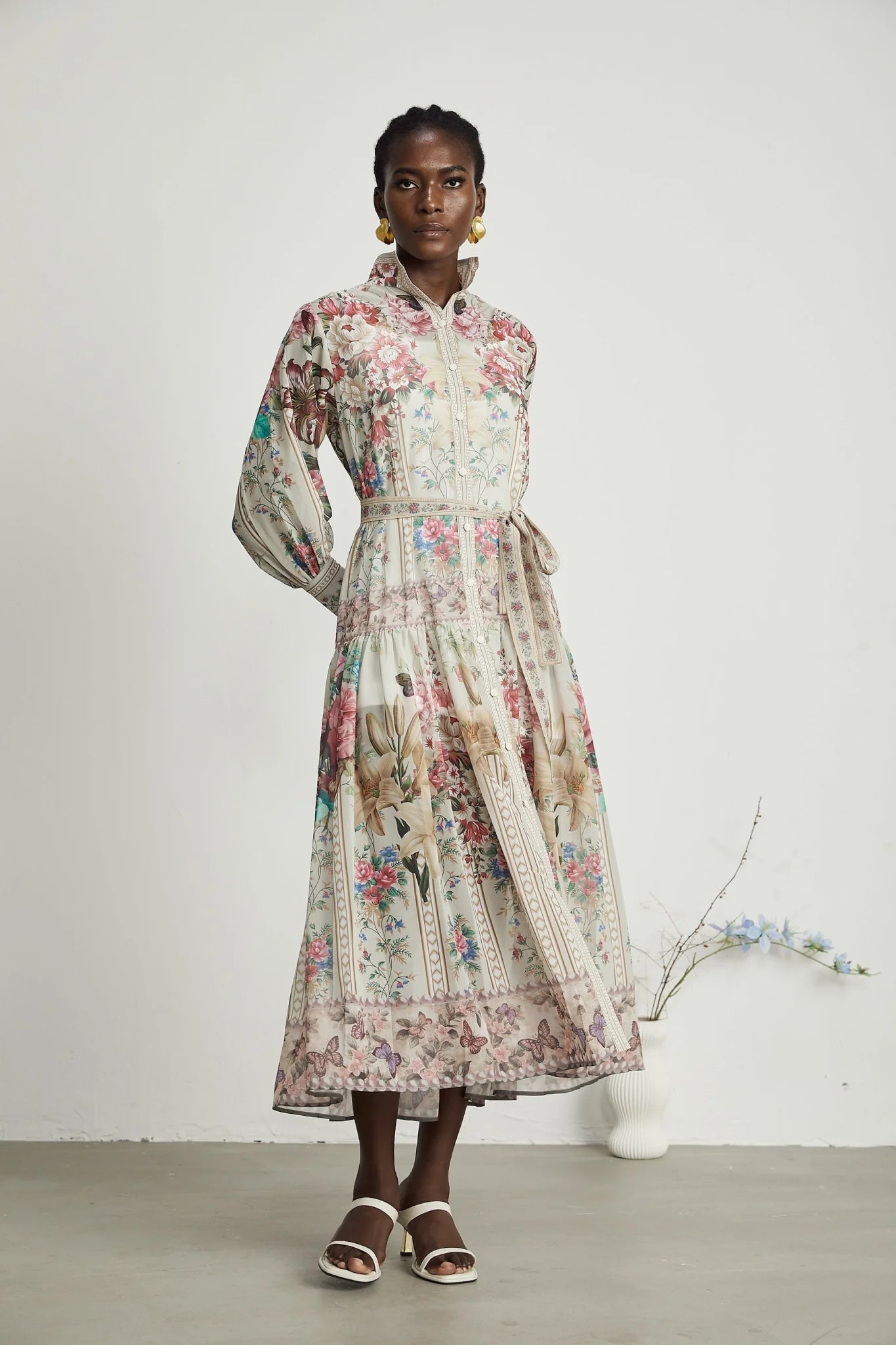 Yara Floral Print Midi Dress in Neutrals/Multicolor