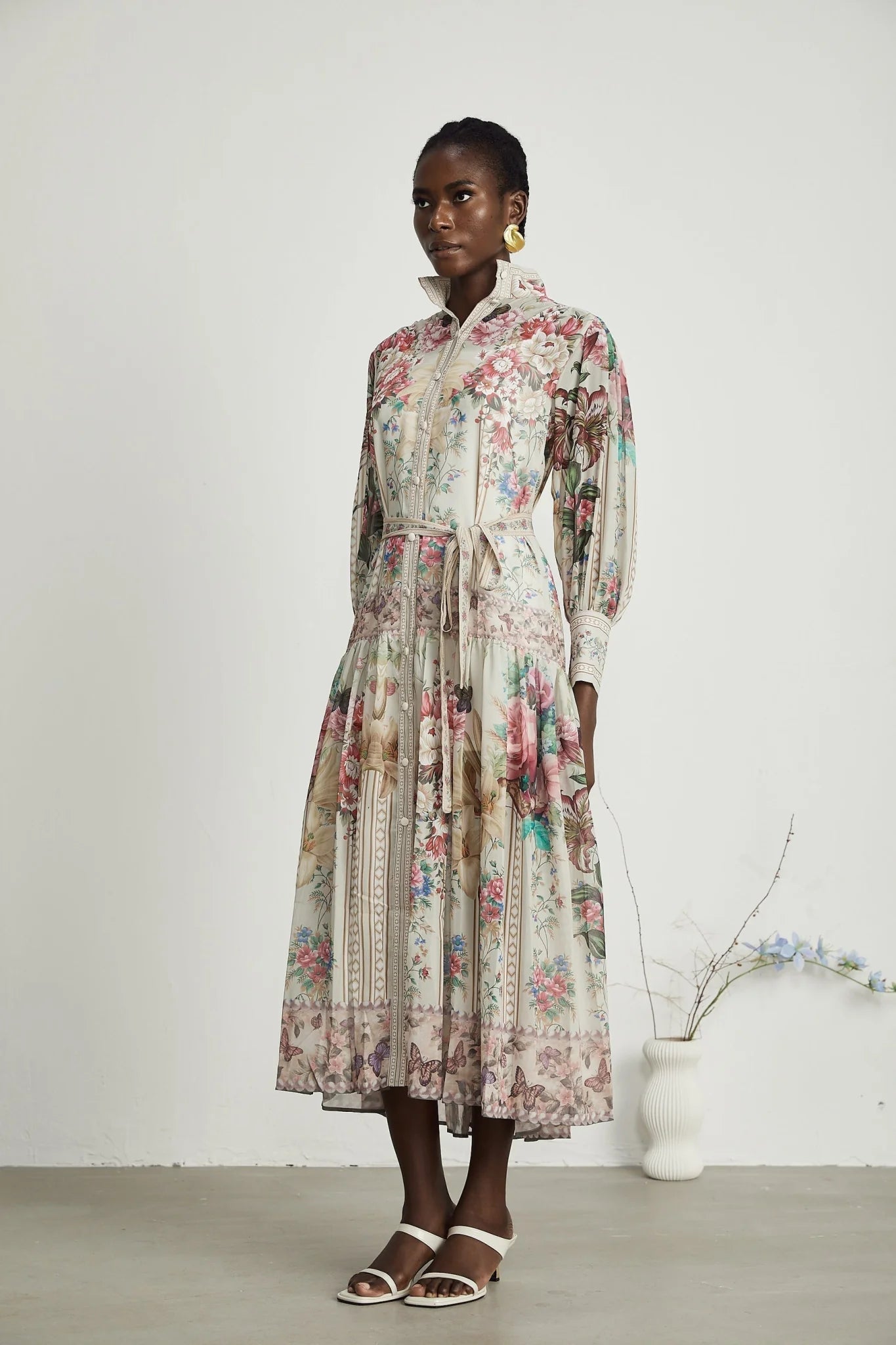 Yara Floral Print Midi Dress in Neutrals/Multicolor
